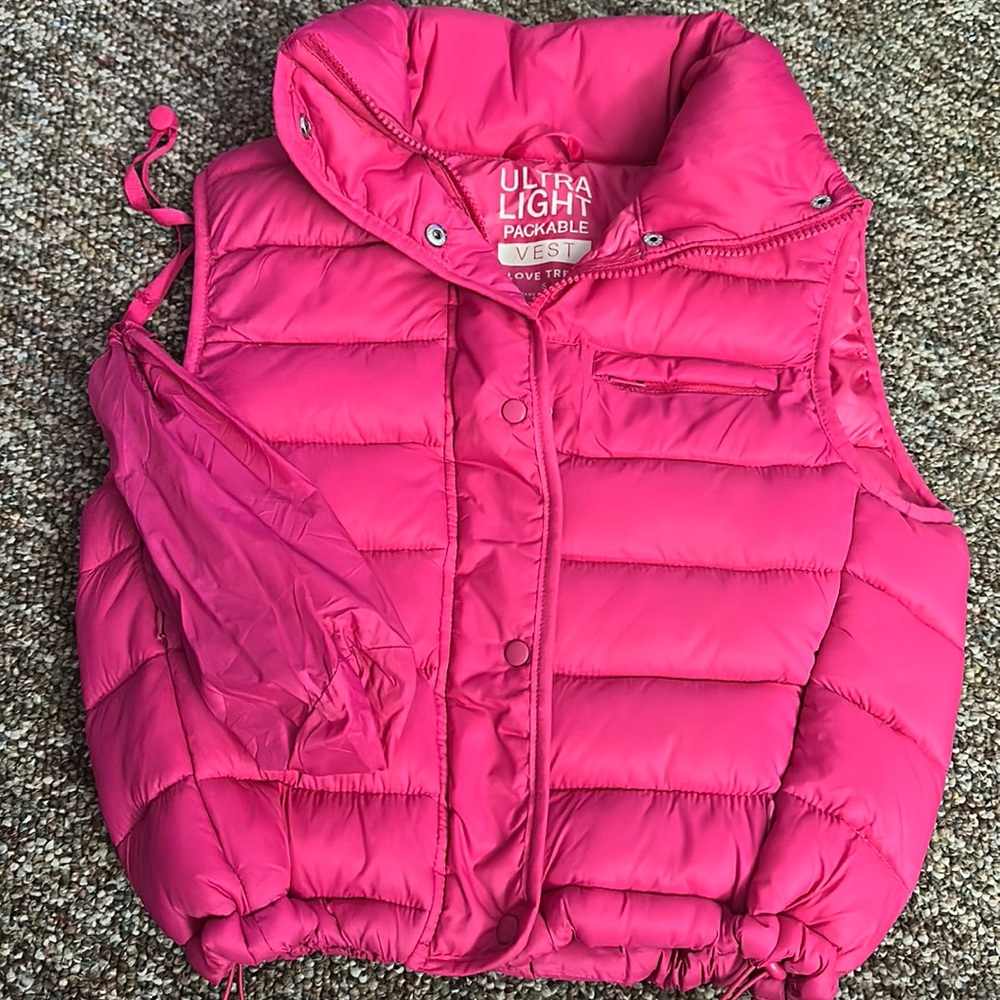 Love tree packable vest NWOT size small